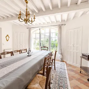  Hébergement de vacances Maison De Maitre 230m² En Plein Coeur Du Village France